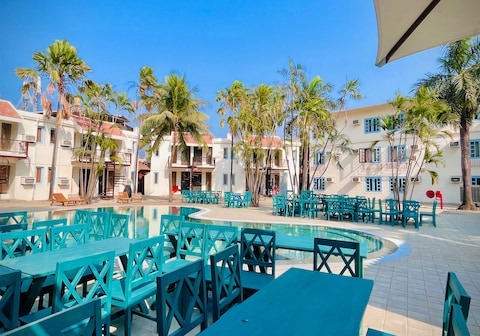SILVER SANDS BEACH RESORT